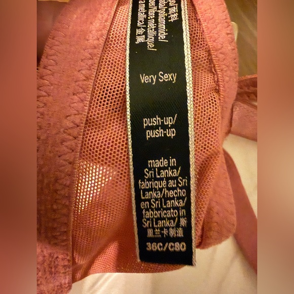 Victoria's Secret Very Sexy Push Up Bra, Size 36C - Picture 4 of 5